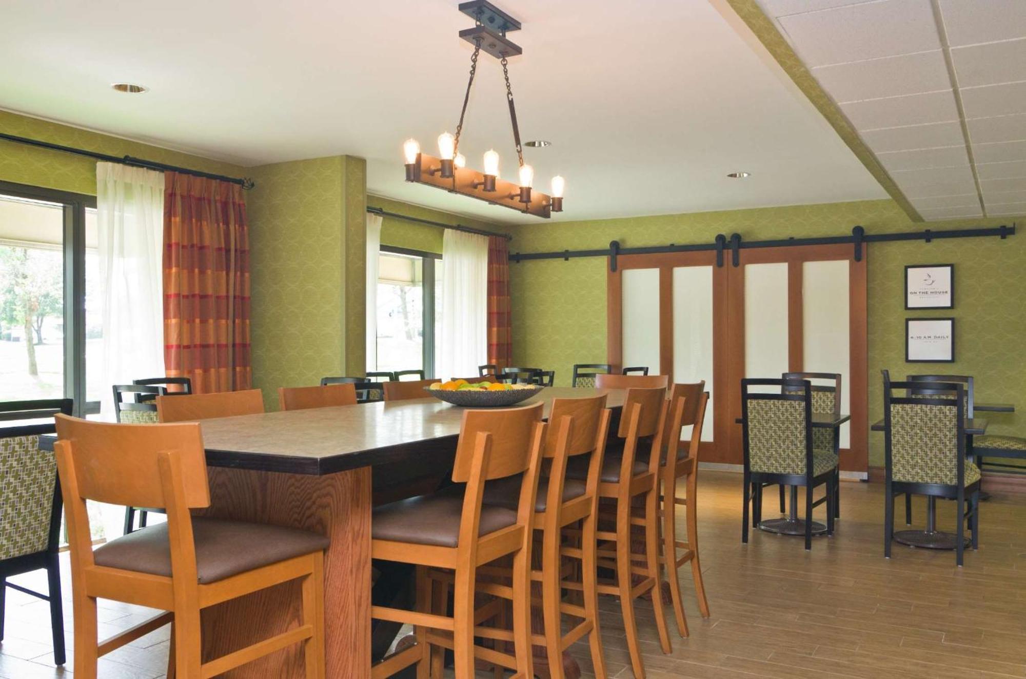 Hampton Inn Wooster Buitenkant foto